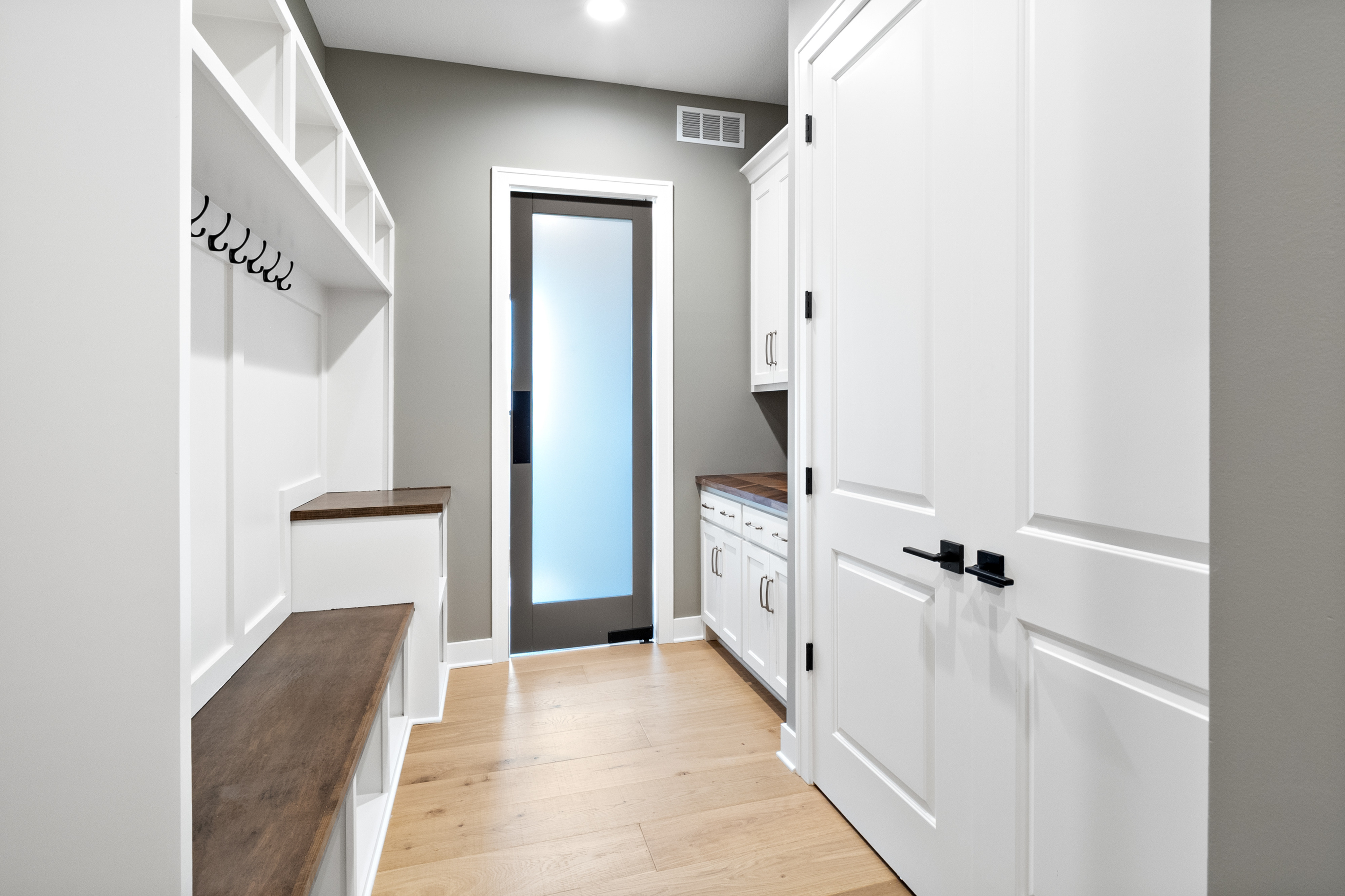 Designing a Custom Mudroom for Kansas City Winters: Essential Features ...